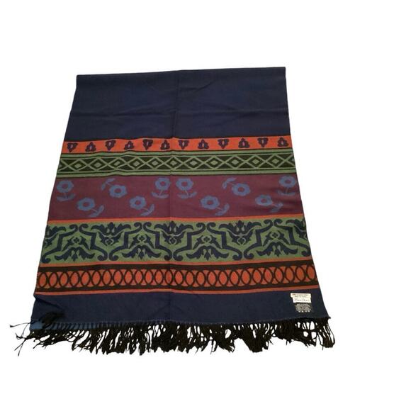 Marie Ellyse scarf/wrap flower pattern 100% acrylic women’s France - Picture 3 of 4